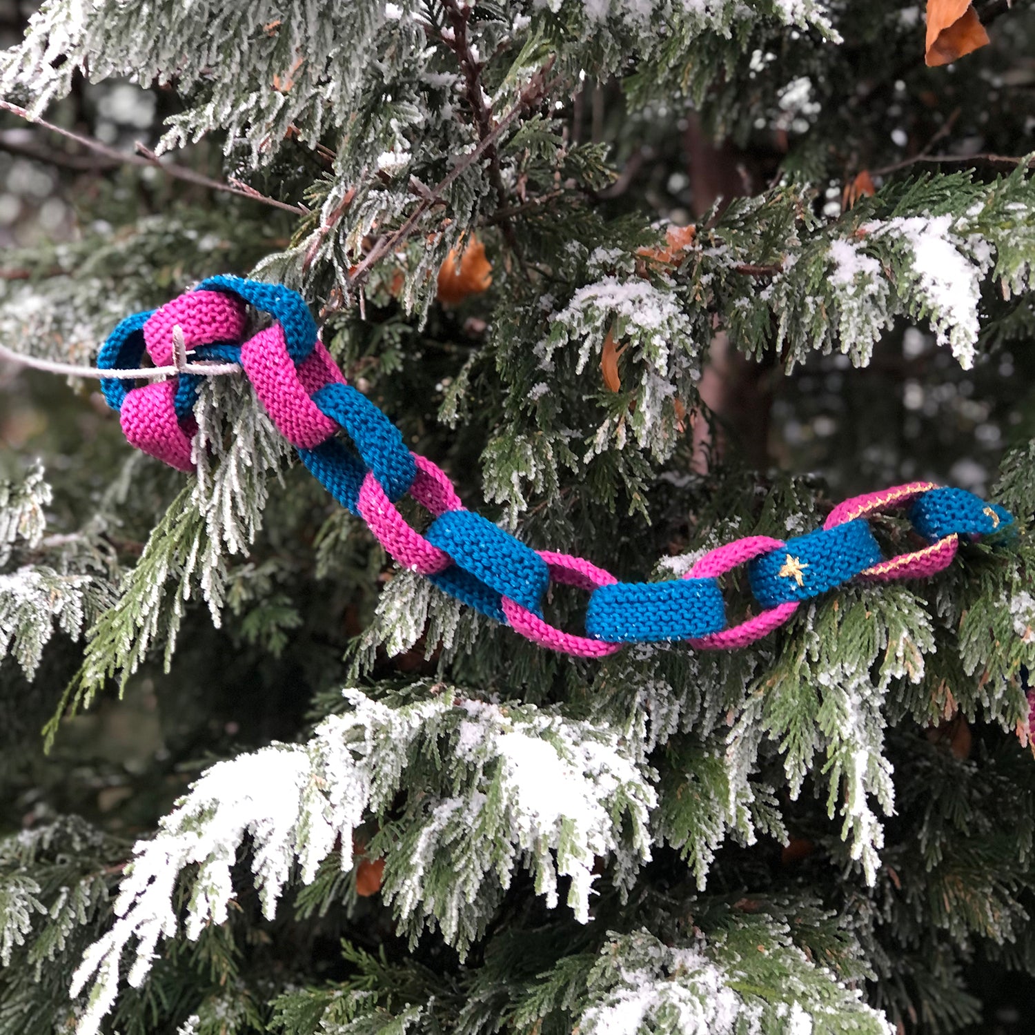 Faff Along with Sara, make knitted and crocheted Christmas decorations - #FaffAlong 2021
