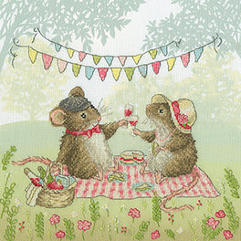 Meadow Moments - Bothy Threads Cross Stitch Kit