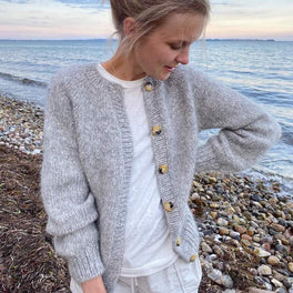 Novice Cardigan – Chunky Edition by PetiteKnit